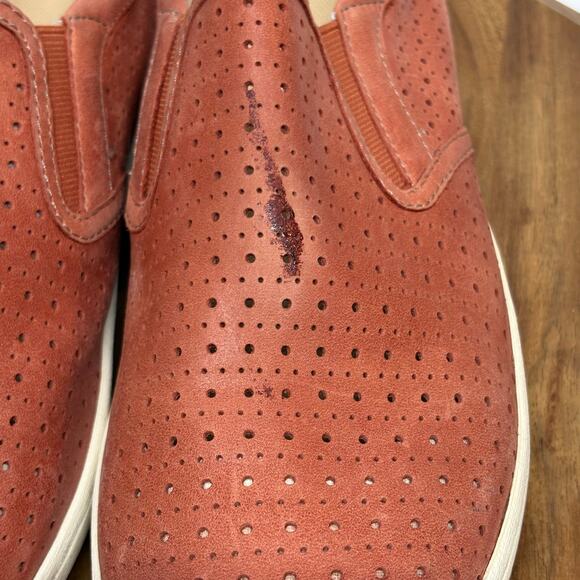 Taos Court Sneakers Woman's 11‎ Slip On Leather Perforated Orange Casual FLAWED - Picture 11 of 13